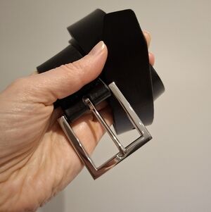 Banana Republic Men's Genuine Cow Leather Black Leather 1.5" Wide Belt (Size 38)